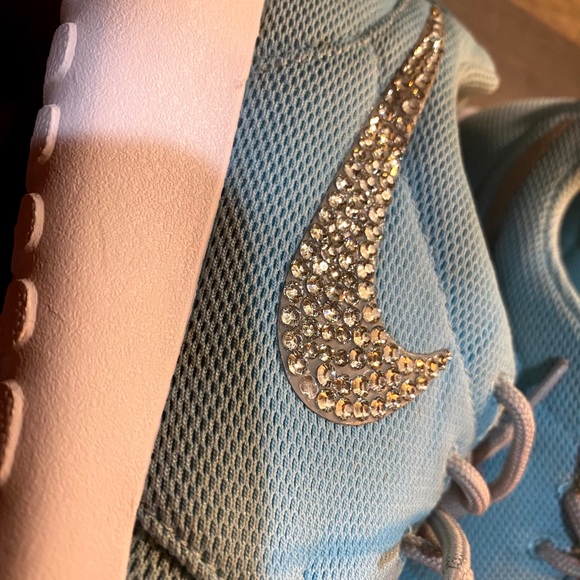 Nike Roshe Glitter Kicks - Picture 6 of 11